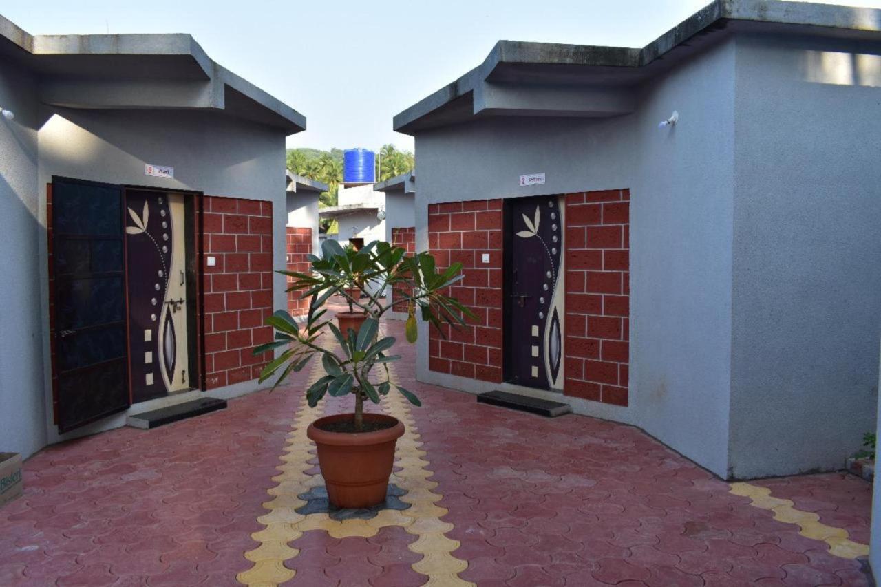 Suma Beach Resort Dāpoli Buitenkant foto
