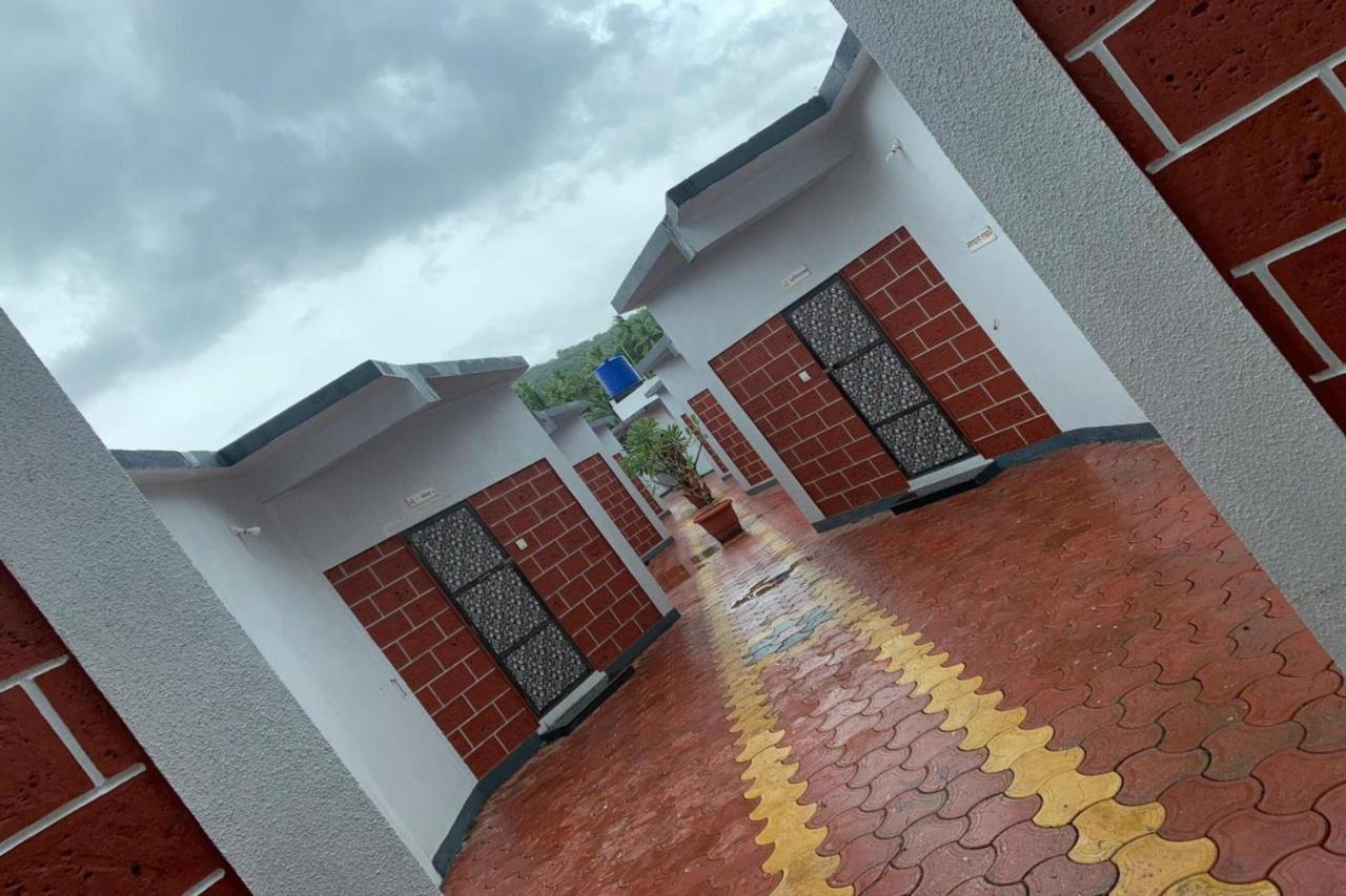 Suma Beach Resort Dāpoli Buitenkant foto
